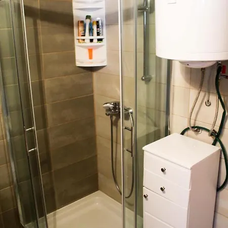 Adria 2 Apartment *